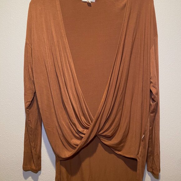 NYTT Twist Front Top - Picture 2 of 6